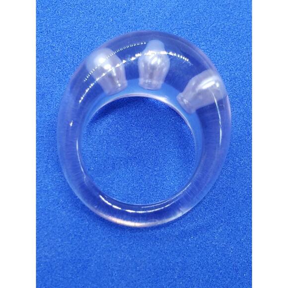Lucite Resin Dome Ring Size 7.75 Clear with Faux Pearl bubbles Y2K Retro - Picture 9 of 13